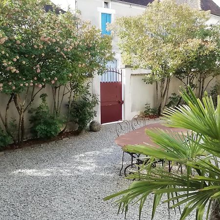 Chambres Et Table D'Hotes, Maisonnettes Individuelles Dans Propriete Privee Vezinnes Ngoại thất bức ảnh