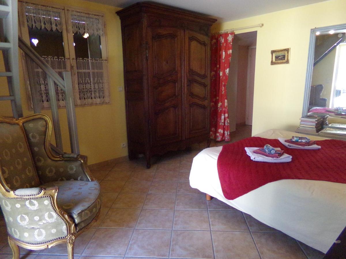 Chambres Et Table D'Hotes, Maisonnettes Individuelles Dans Propriete Privee Vezinnes Ngoại thất bức ảnh