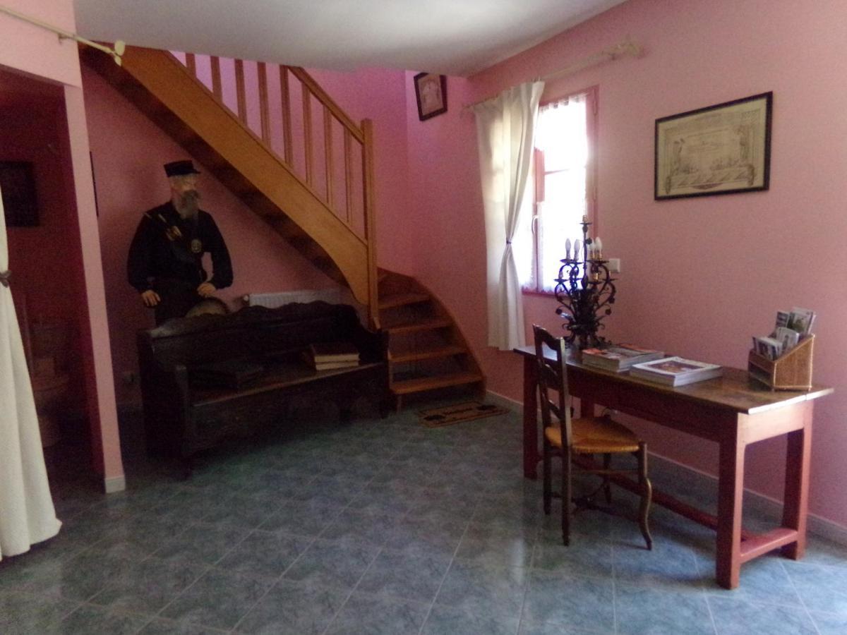 Chambres Et Table D'Hotes, Maisonnettes Individuelles Dans Propriete Privee Vezinnes Ngoại thất bức ảnh