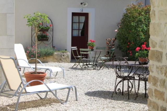 Chambres Et Table D'Hotes, Maisonnettes Individuelles Dans Propriete Privee Vezinnes Ngoại thất bức ảnh