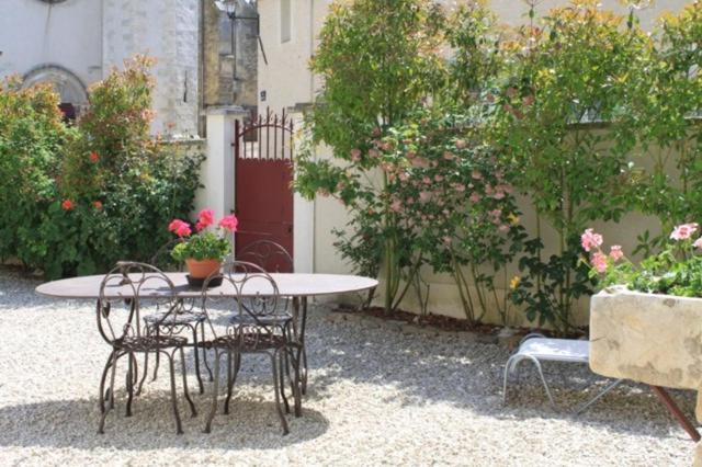Chambres Et Table D'Hotes, Maisonnettes Individuelles Dans Propriete Privee Vezinnes Ngoại thất bức ảnh