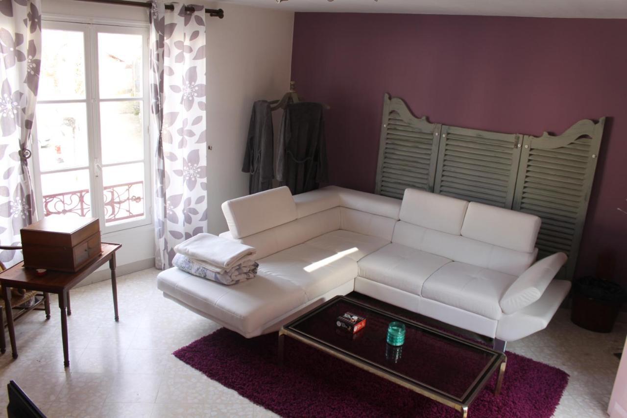 Chambres Et Table D'Hotes, Maisonnettes Individuelles Dans Propriete Privee Vezinnes Ngoại thất bức ảnh